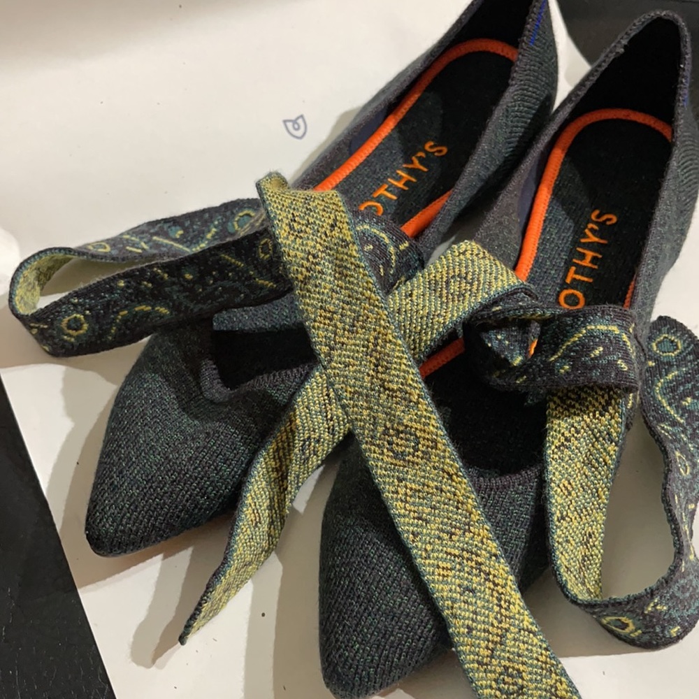 Rothy’s pointed toe tie up Forest Herringbone shoe